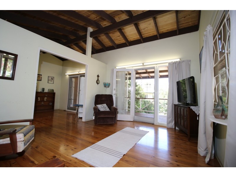 21-23 CURLEW STREET, Macleay Island QLD 4184
