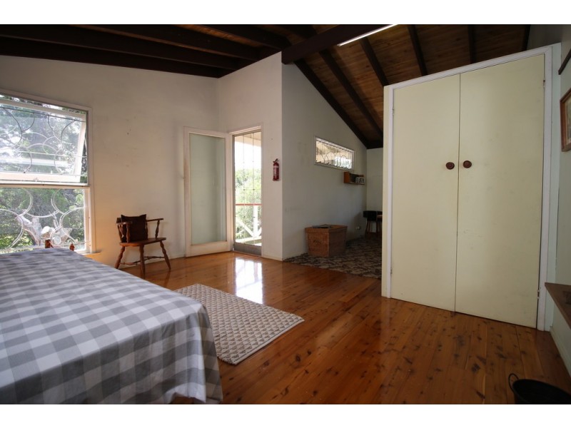 21-23 CURLEW STREET, Macleay Island QLD 4184