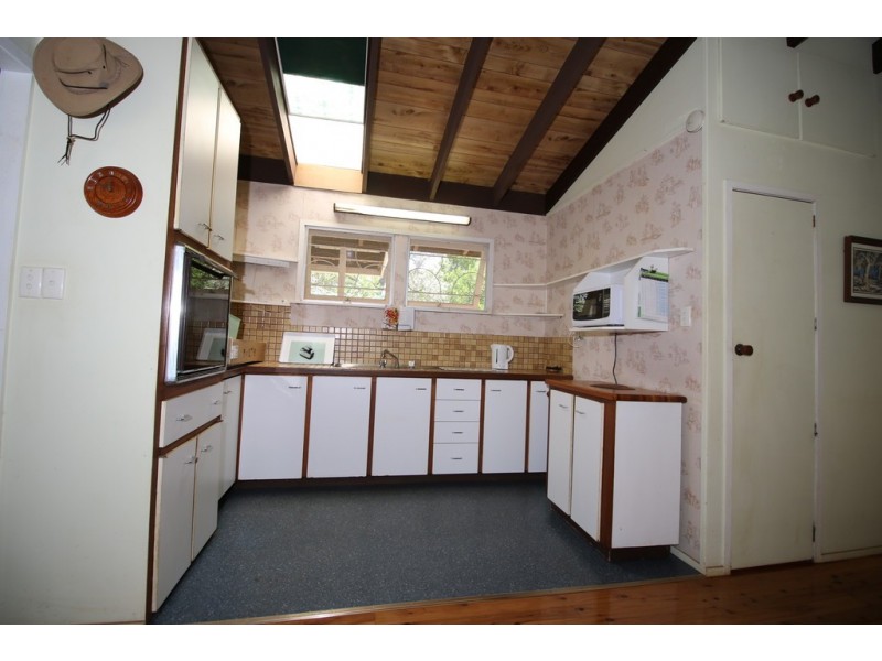 21-23 CURLEW STREET, Macleay Island QLD 4184