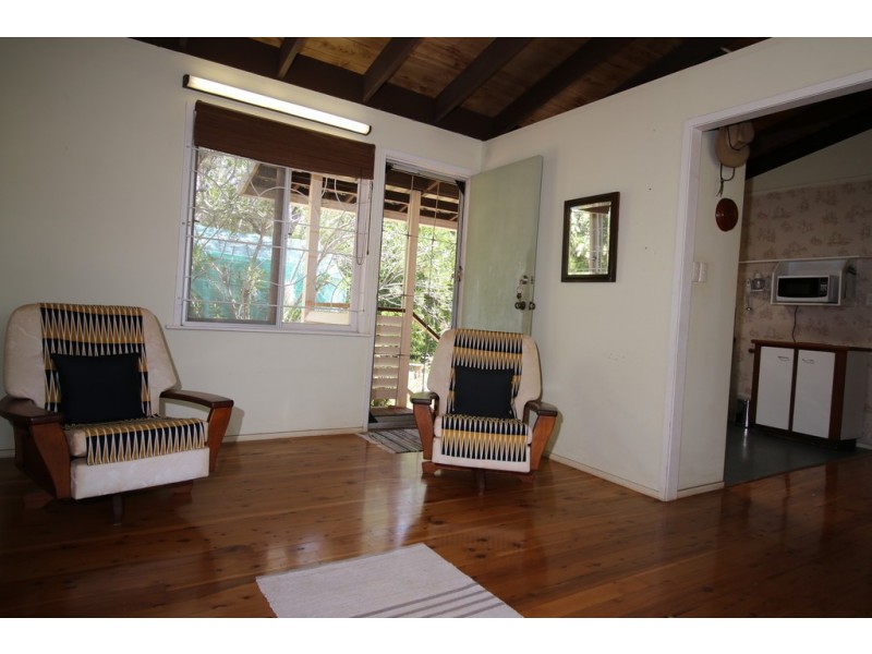 21-23 CURLEW STREET, Macleay Island QLD 4184