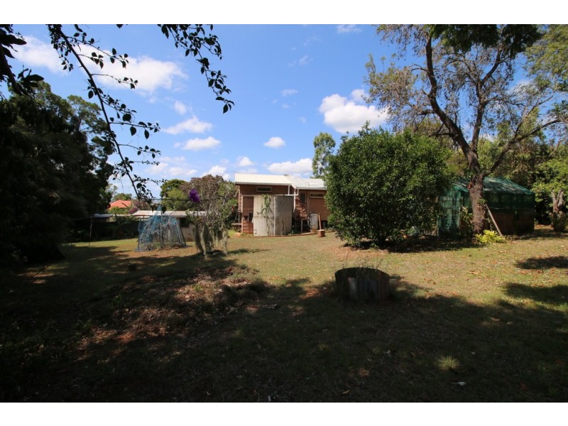 21-23 CURLEW STREET, Macleay Island QLD 4184