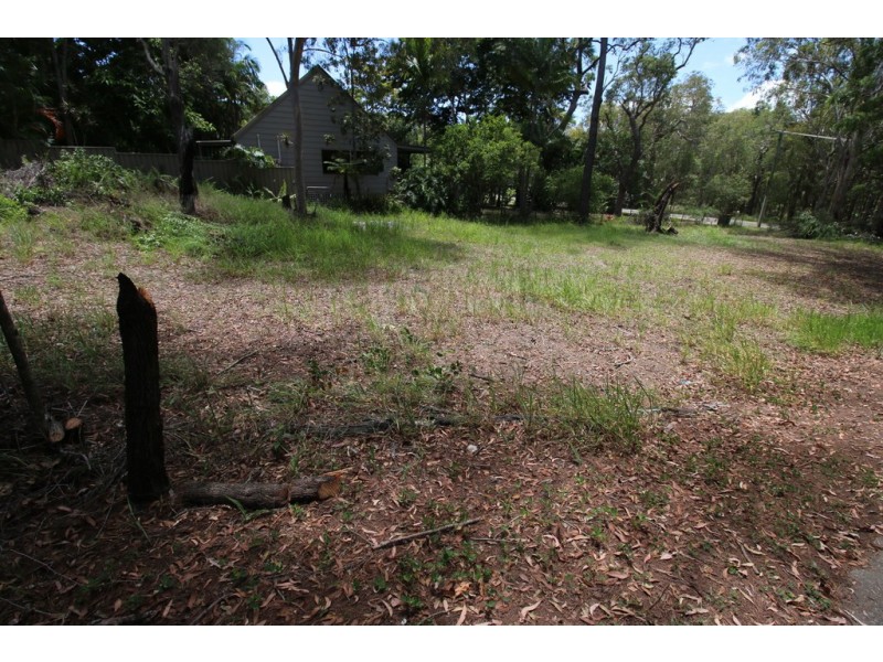 2 WANDA STREET, Macleay Island QLD 4184