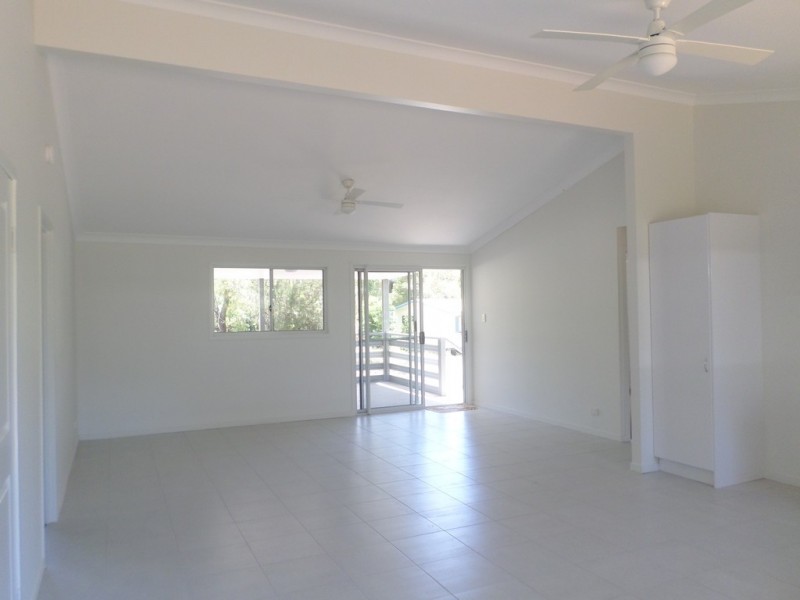 52 COOEE CRESCENT, Macleay Island QLD 4184