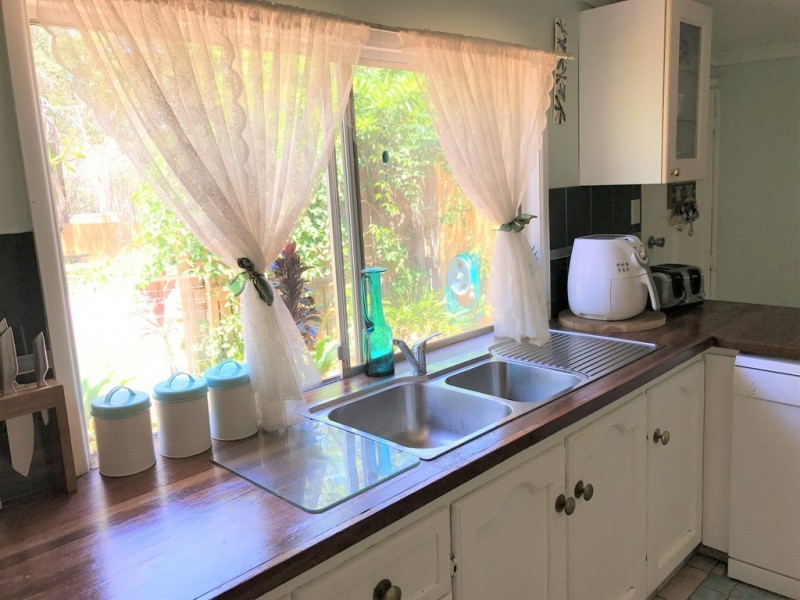 241 HIGH CENTRAL RD, Macleay Island QLD 4184