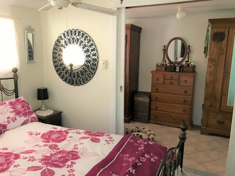 241 HIGH CENTRAL RD, Macleay Island QLD 4184