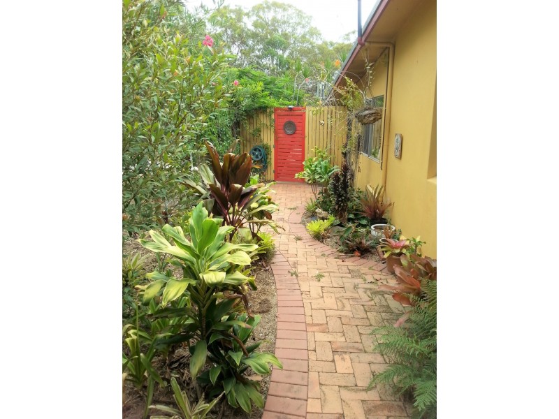 241 HIGH CENTRAL RD, Macleay Island QLD 4184