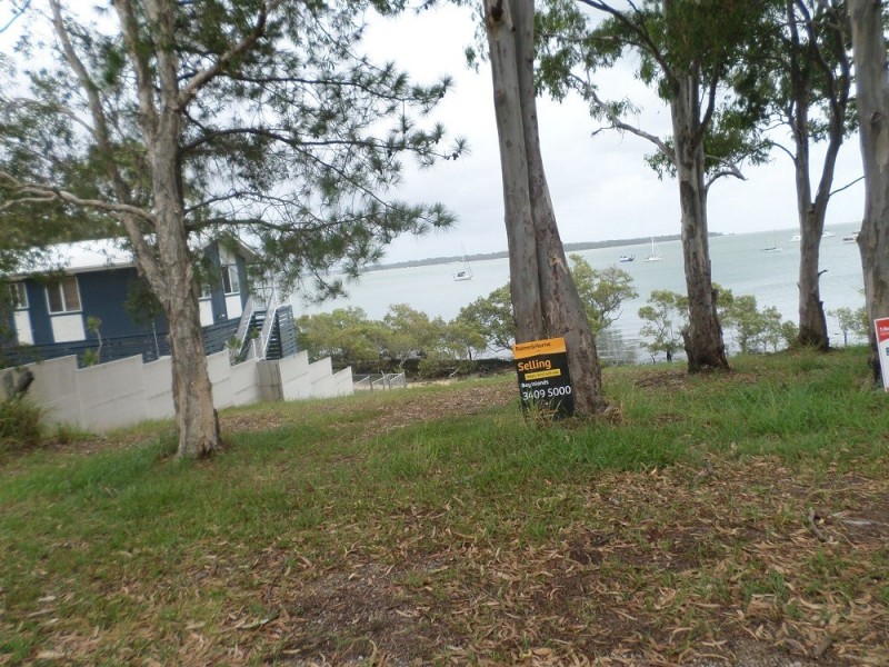24 KIM CRESCENT, Macleay Island QLD 4184