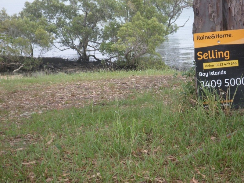 24 KIM CRESCENT, Macleay Island QLD 4184