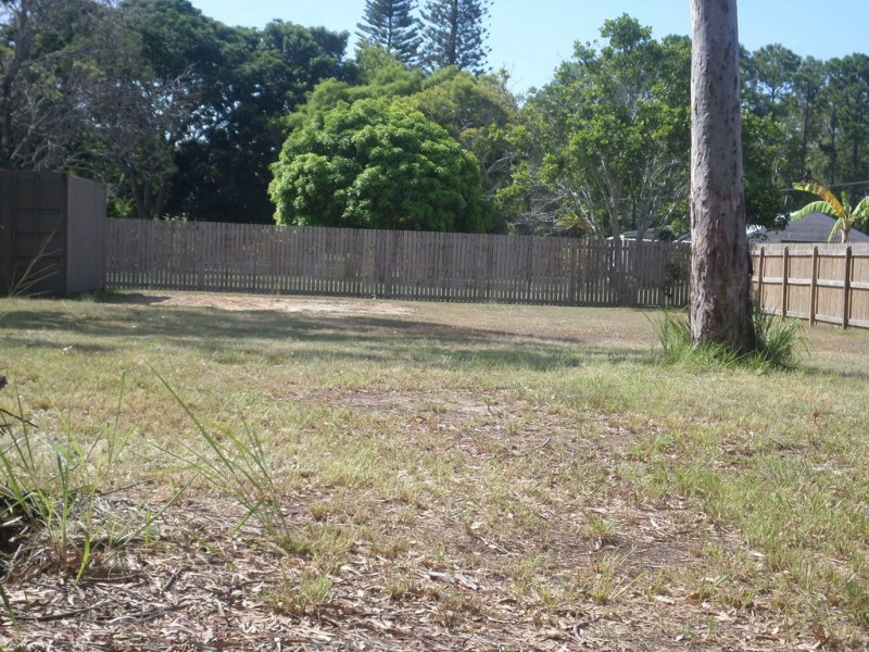 13 MANGO CRESCENT, Macleay Island QLD 4184