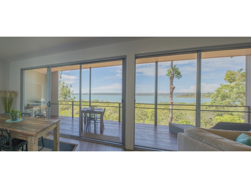 1 ISLAND OUTLOOK, Macleay Island QLD 4184