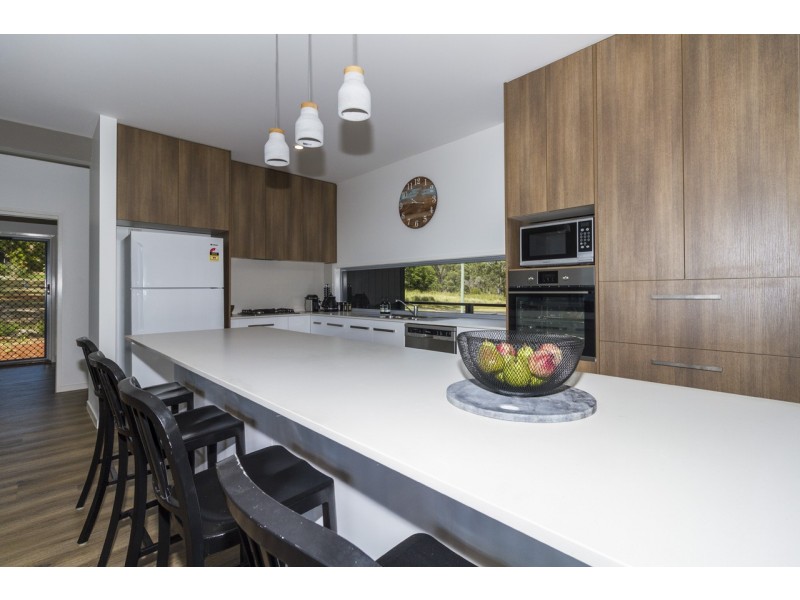 1 ISLAND OUTLOOK, Macleay Island QLD 4184