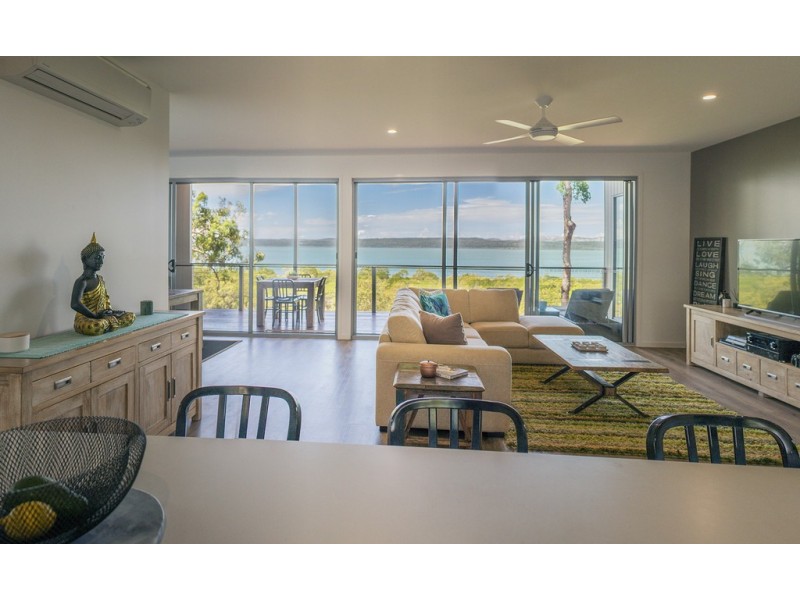 1 ISLAND OUTLOOK, Macleay Island QLD 4184
