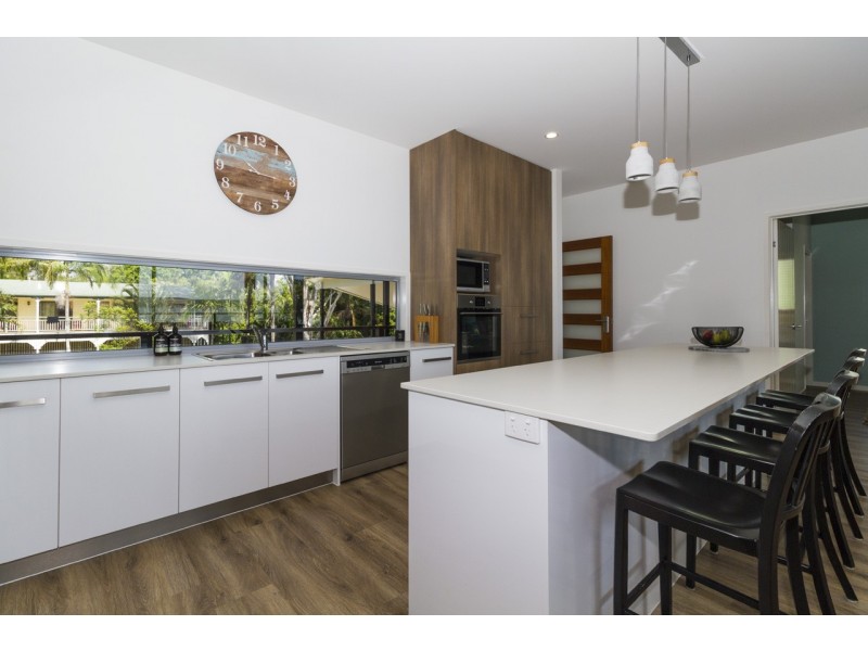 1 ISLAND OUTLOOK, Macleay Island QLD 4184