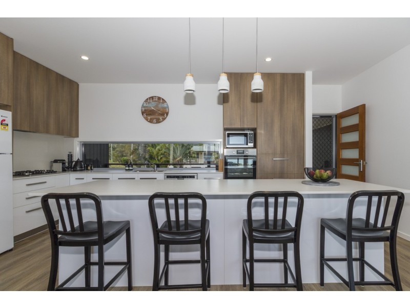 1 ISLAND OUTLOOK, Macleay Island QLD 4184