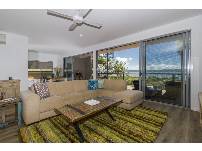 1 ISLAND OUTLOOK, Macleay Island QLD 4184