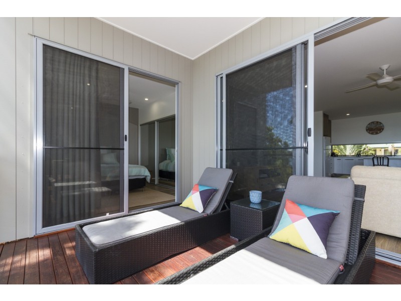 1 ISLAND OUTLOOK, Macleay Island QLD 4184