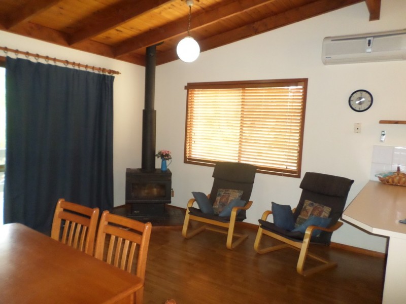 48 COONDOOROOPA DRIVE, Macleay Island QLD 4184
