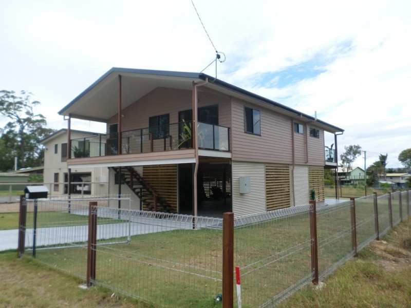 14 ALKIRA STREET, Macleay Island QLD 4184