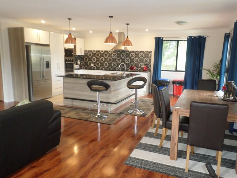 14 ALKIRA STREET, Macleay Island QLD 4184