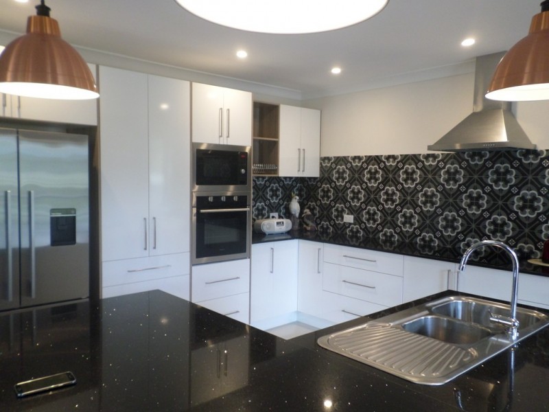 14 ALKIRA STREET, Macleay Island QLD 4184