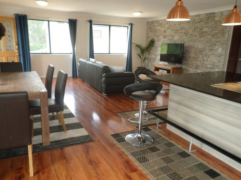 14 ALKIRA STREET, Macleay Island QLD 4184