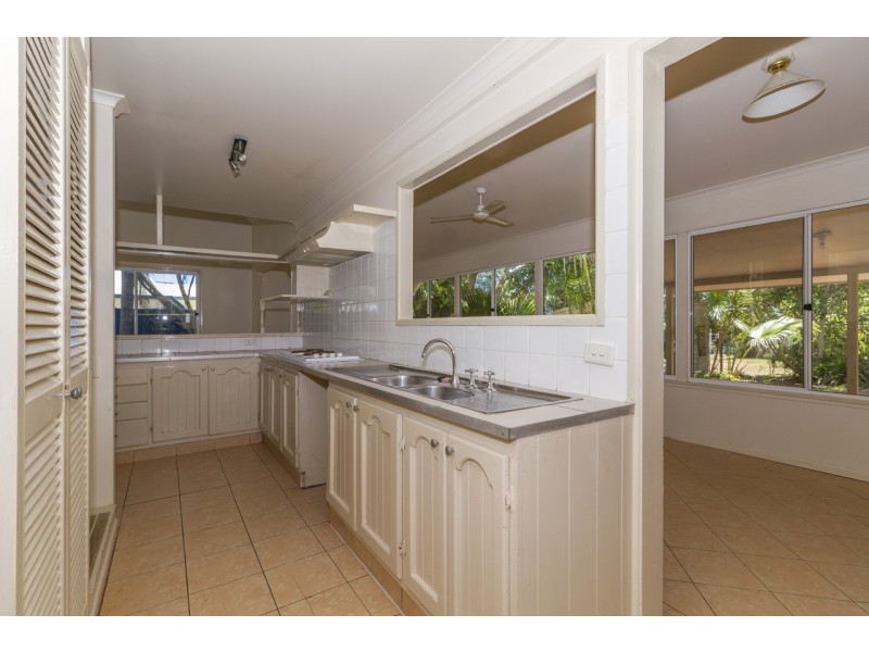 7 Michael Ave, Lamb Island QLD 4184