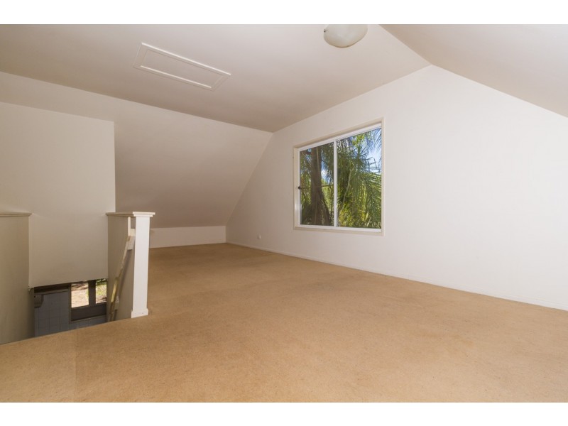 7 Michael Ave, Lamb Island QLD 4184