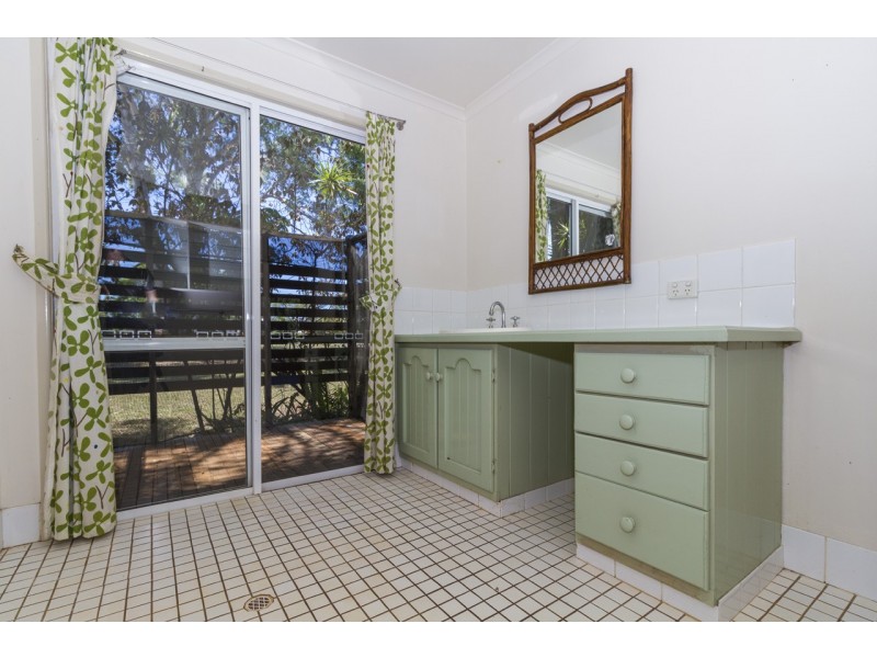 7 Michael Ave, Lamb Island QLD 4184