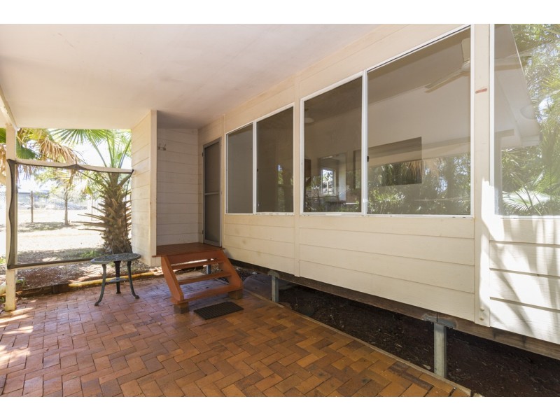 7 Michael Ave, Lamb Island QLD 4184