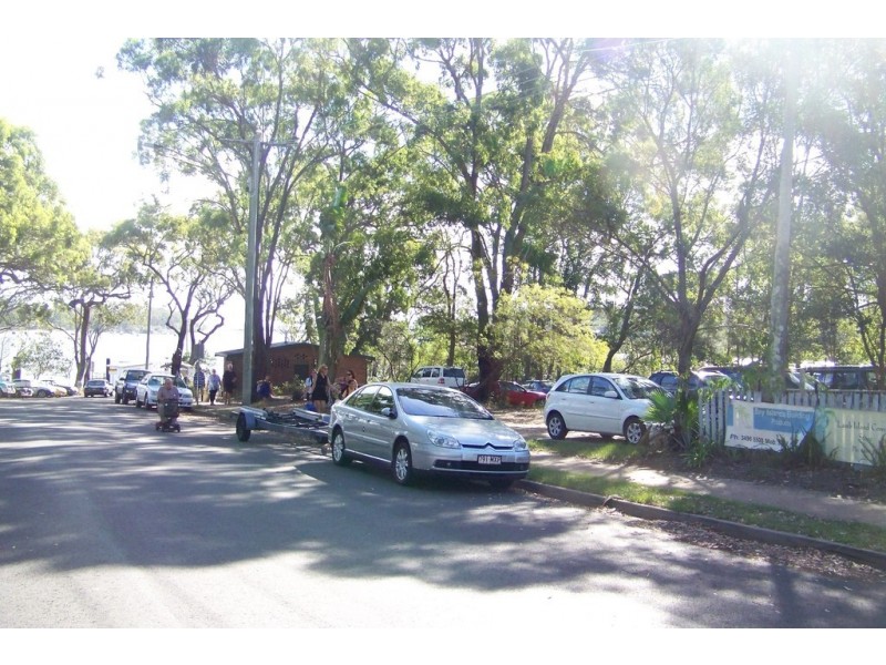 6-8 LUCAS DR, Lamb Island QLD 4184