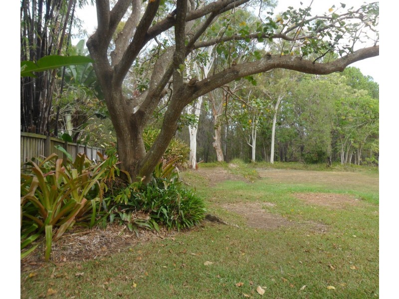 42 COOEE CRESCENT, Macleay Island QLD 4184