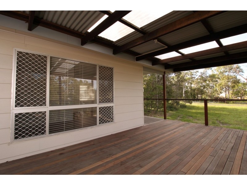 3 DEVIOT STREET, Macleay Island QLD 4184