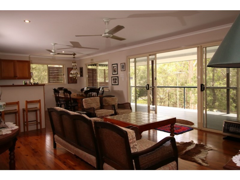 6 KOOBERRY STREET, Macleay Island QLD 4184