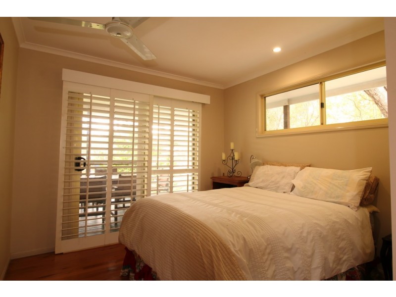 6 KOOBERRY STREET, Macleay Island QLD 4184