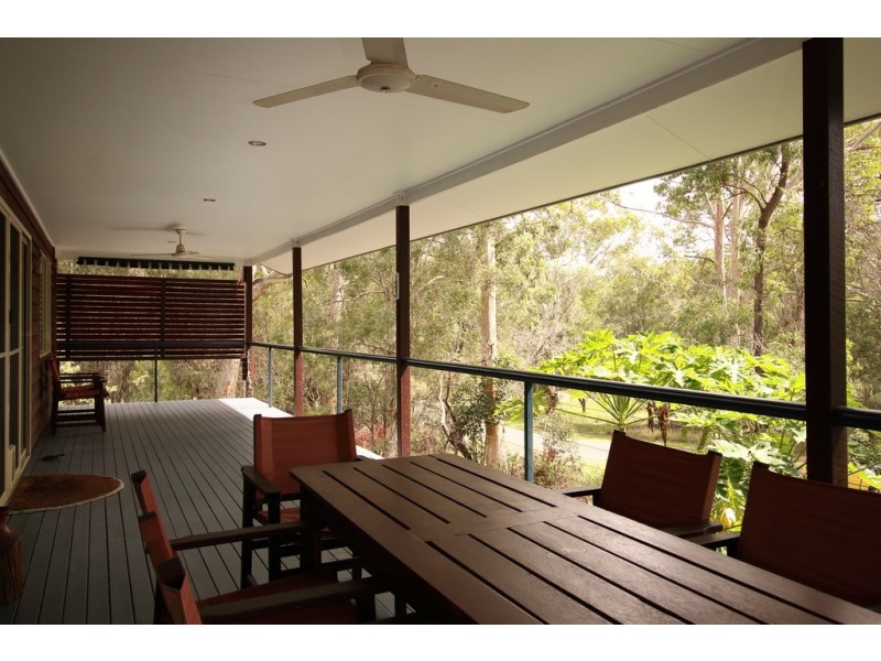 6 KOOBERRY STREET, Macleay Island QLD 4184