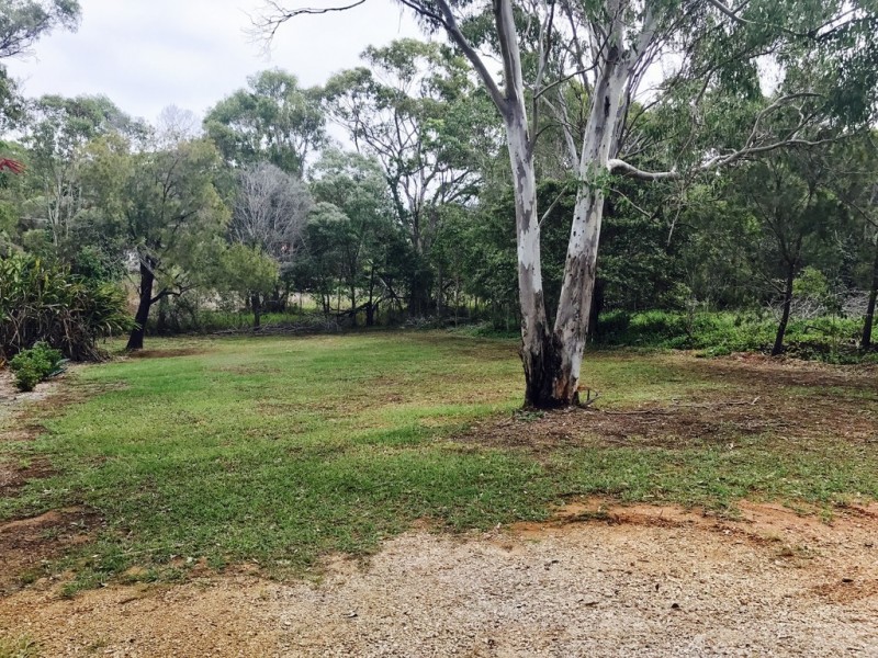 10 RAINBOW AVENUE, Macleay Island QLD 4184