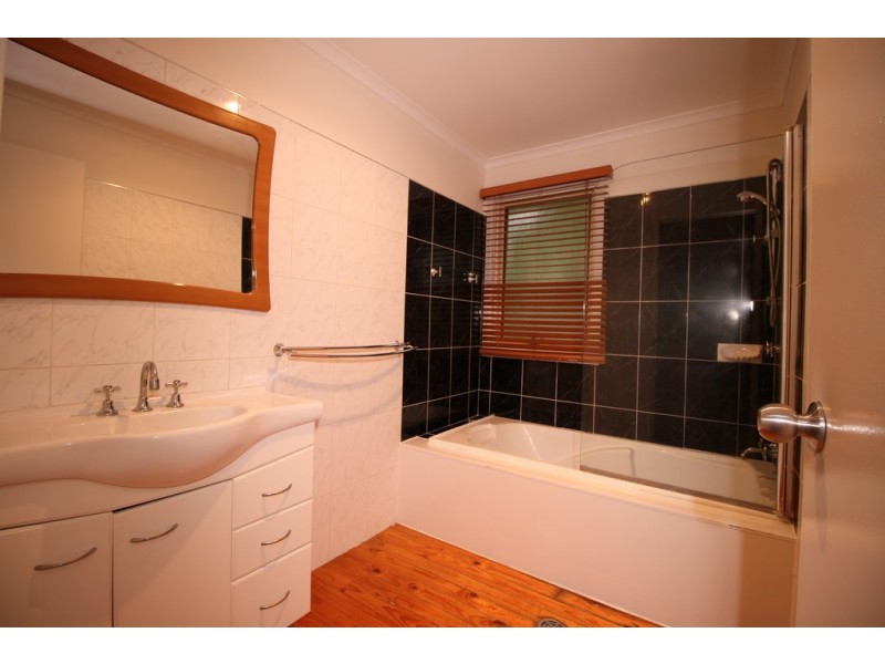 36 COAST ROAD, Macleay Island QLD 4184