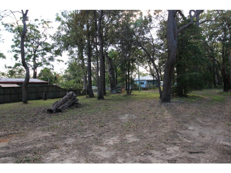 23 President Terrace, Macleay Island QLD 4184
