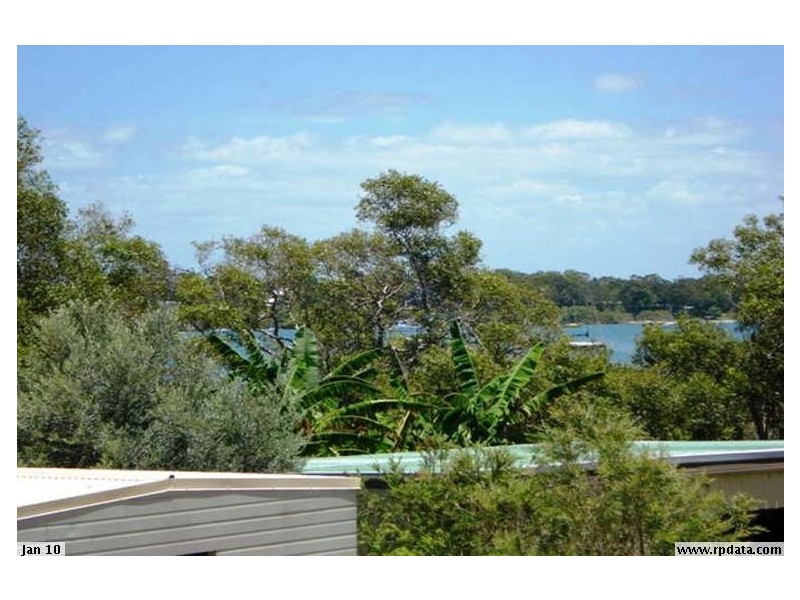 36 MELALEUCA DR, Lamb Island QLD 4184