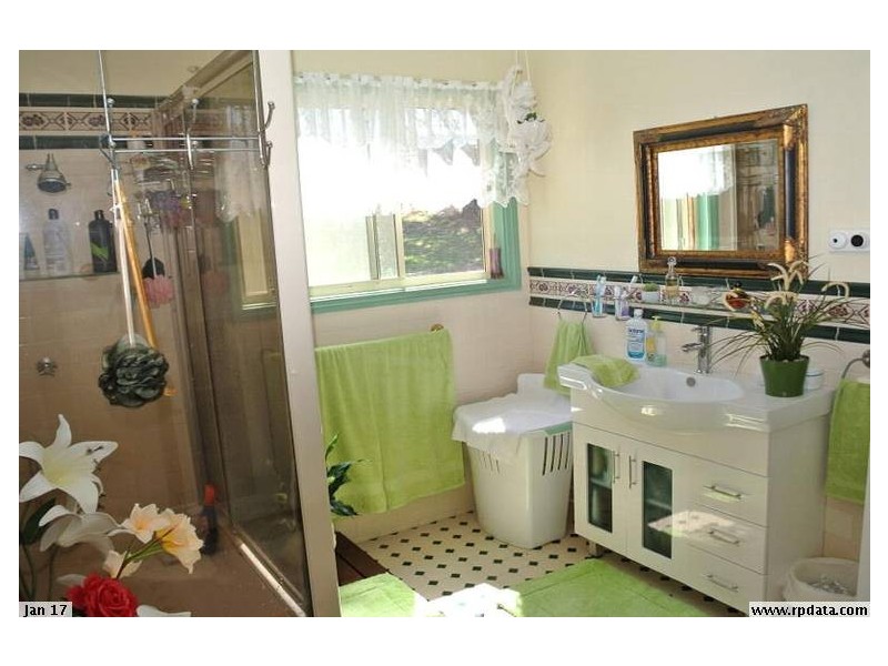 36 MELALEUCA DR, Lamb Island QLD 4184