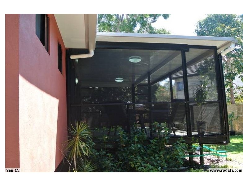 5 WAKE STREET, Macleay Island QLD 4184