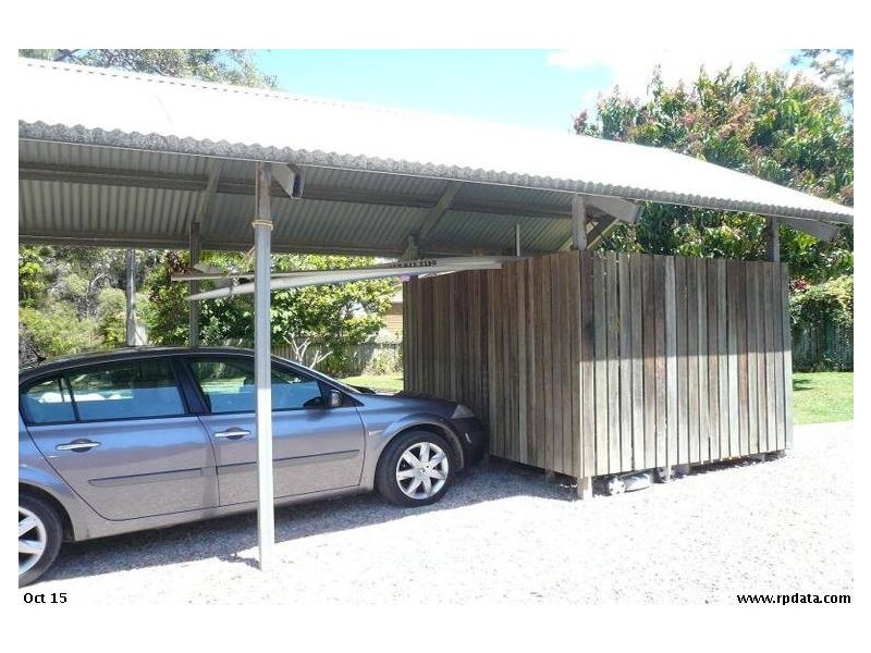 5 WAKE STREET, Macleay Island QLD 4184