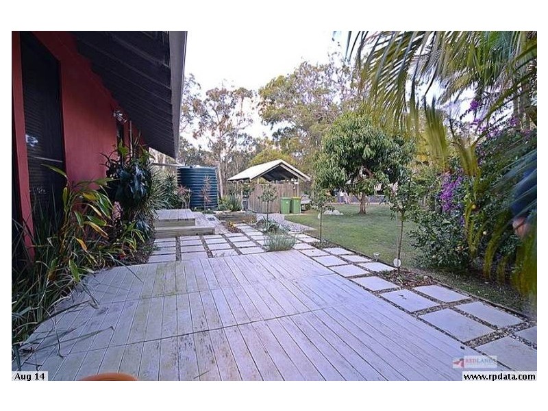 5 WAKE STREET, Macleay Island QLD 4184