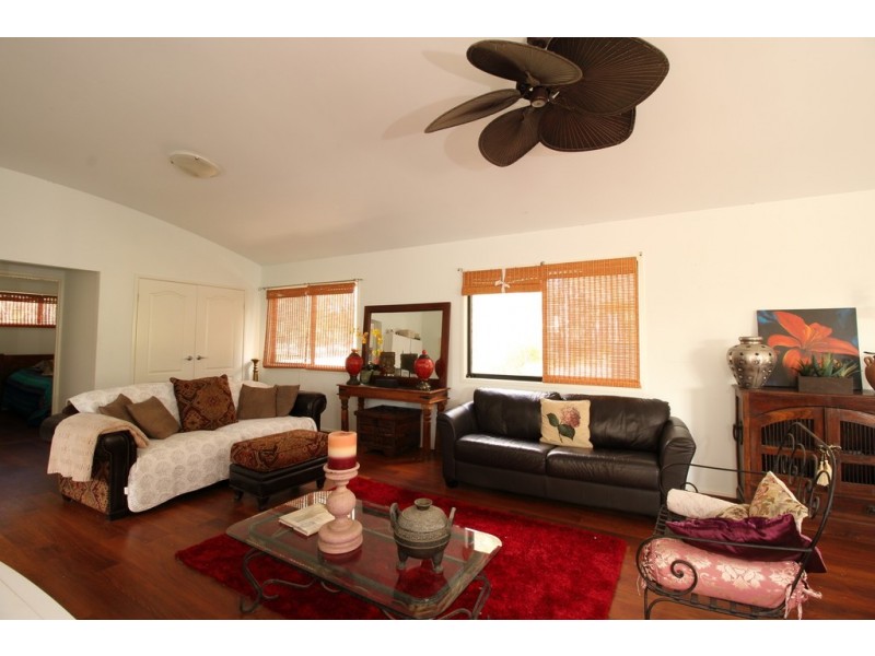 26 George Street, Macleay Island QLD 4184