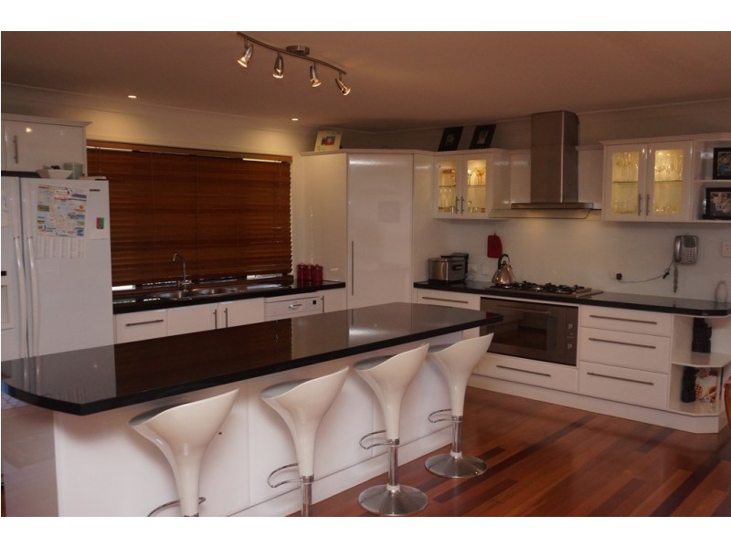 30 LONICERA STREET, Macleay Island QLD 4184