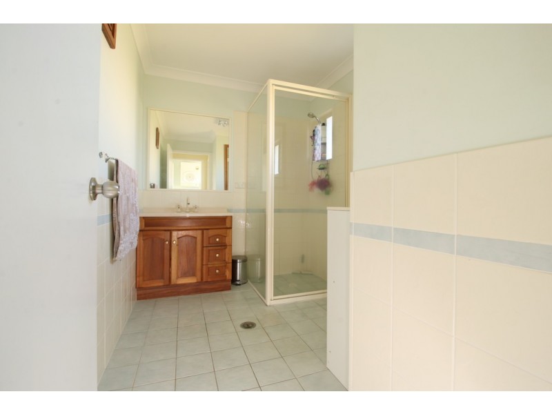23 SQUIRE STREET, Macleay Island QLD 4184