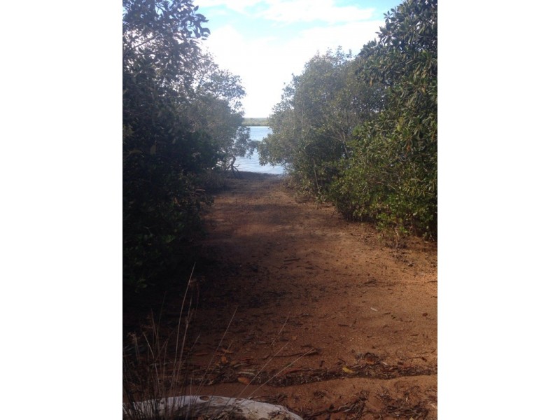 35 Jan Street, Macleay Island QLD 4184