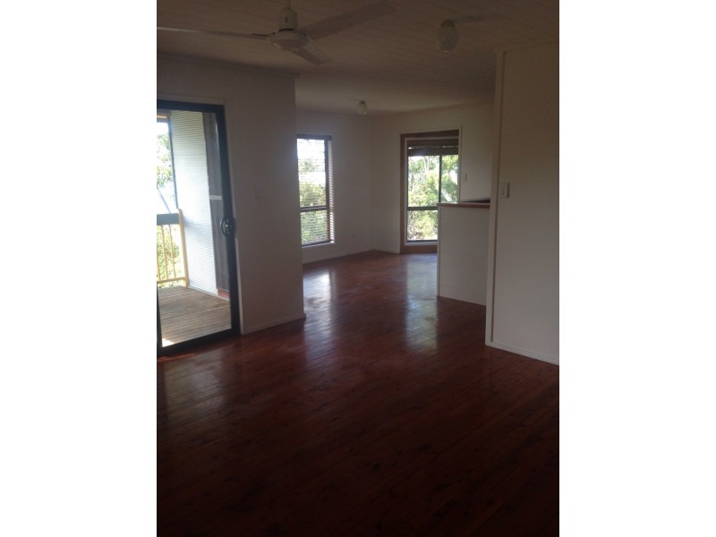 35 Jan Street, Macleay Island QLD 4184