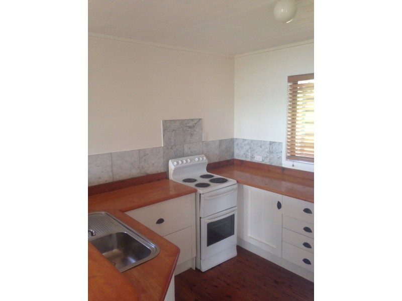35 Jan Street, Macleay Island QLD 4184