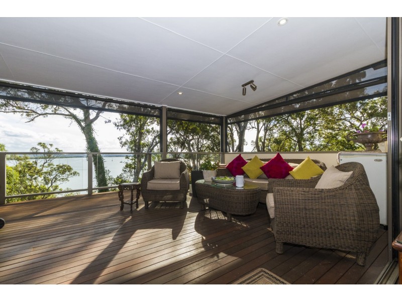 21 CLIFF TERRACE, Macleay Island QLD 4184